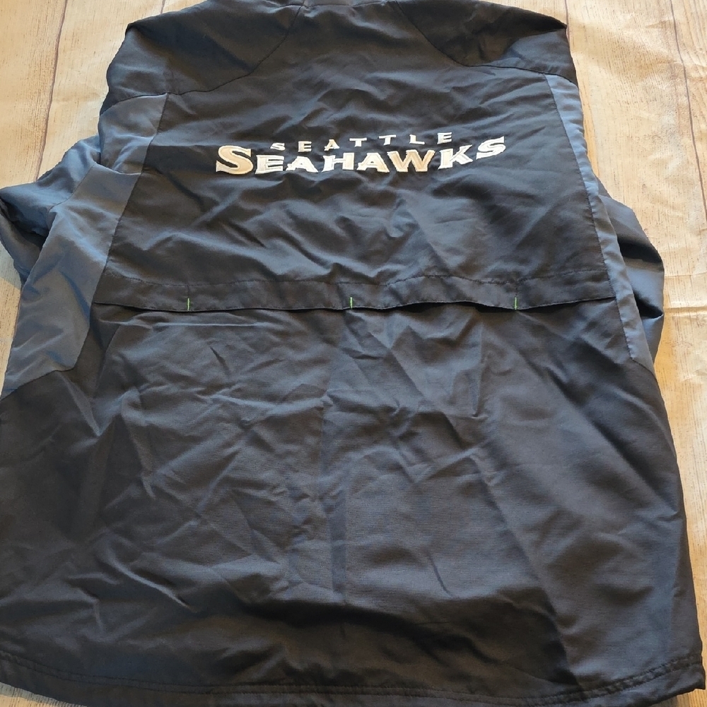 Reebok Men's Black and Gray Lightweight Jacket - Picture 7 of 10